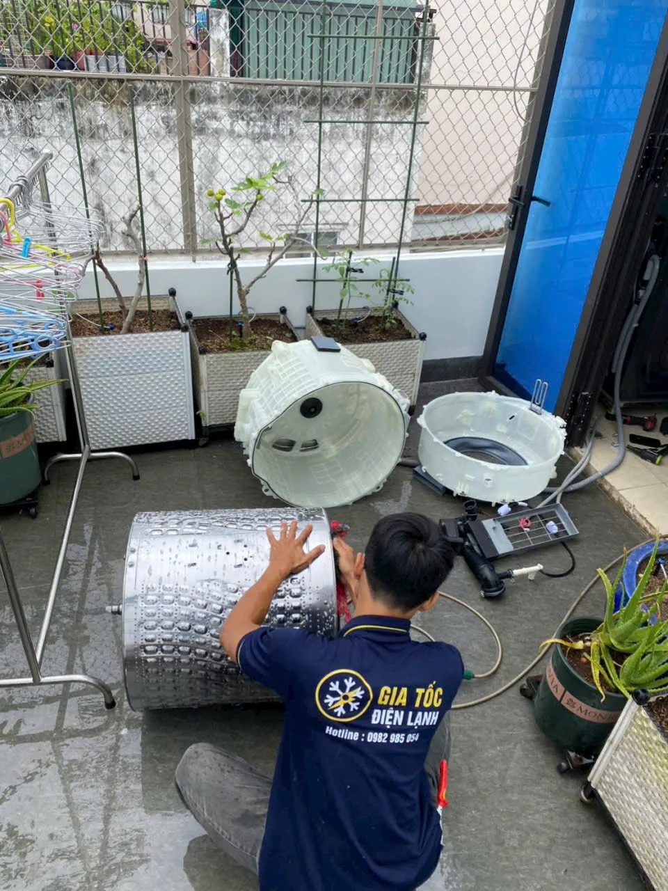 Dịch vụ vệ sinh, sửa chữa m&aacute;y giặt