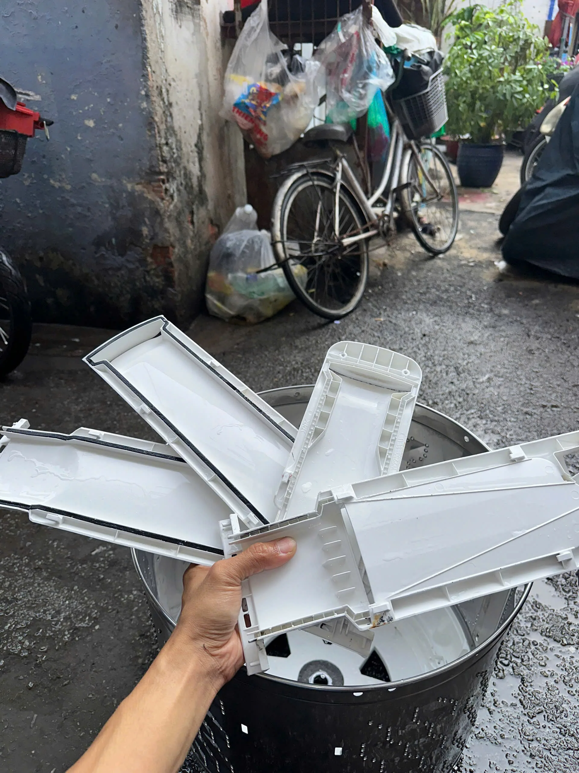 vệ sinh m&aacute;y giặt lồng đứng