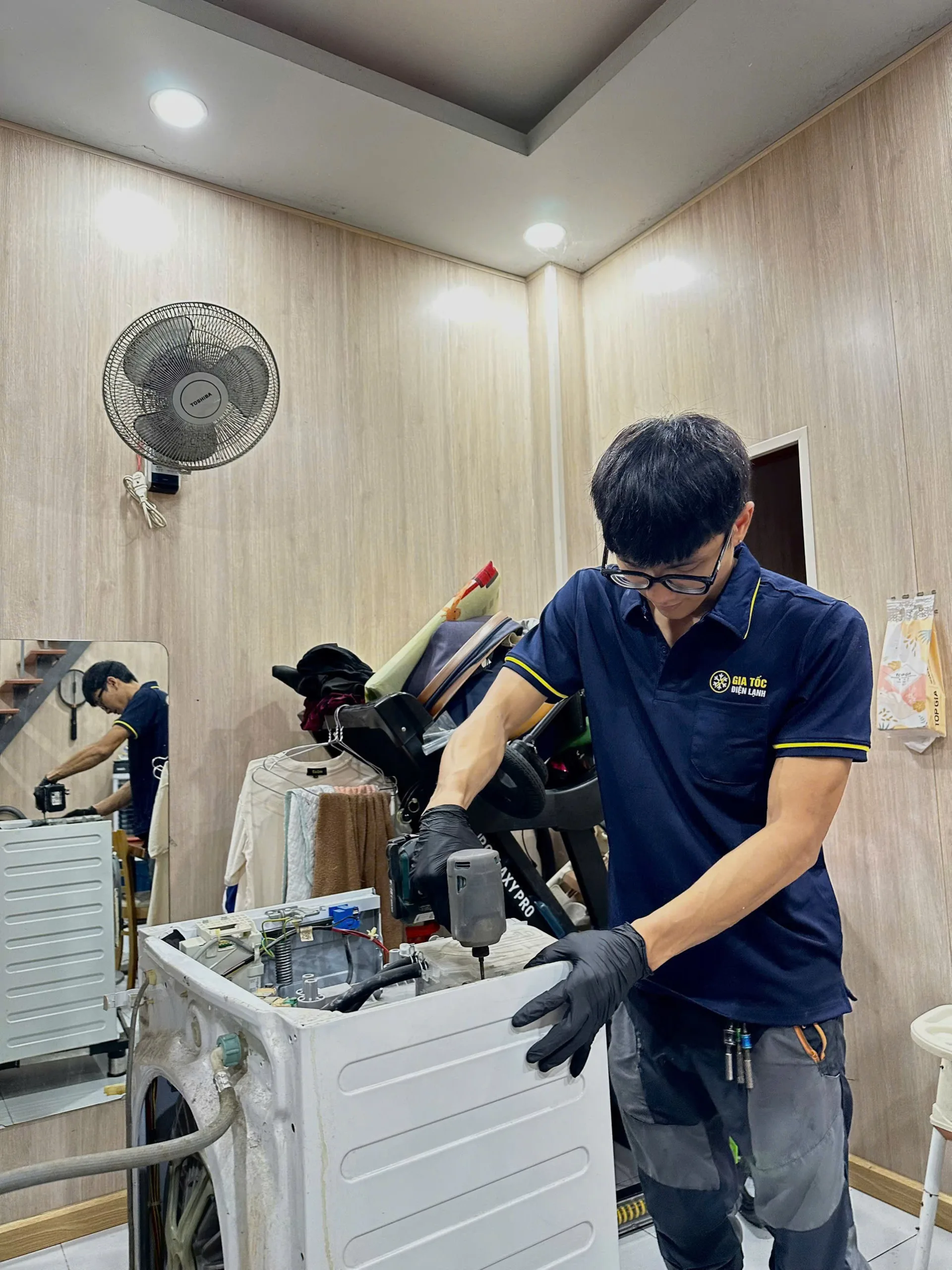 vệ sinh m&aacute;y giặt lồng ngang