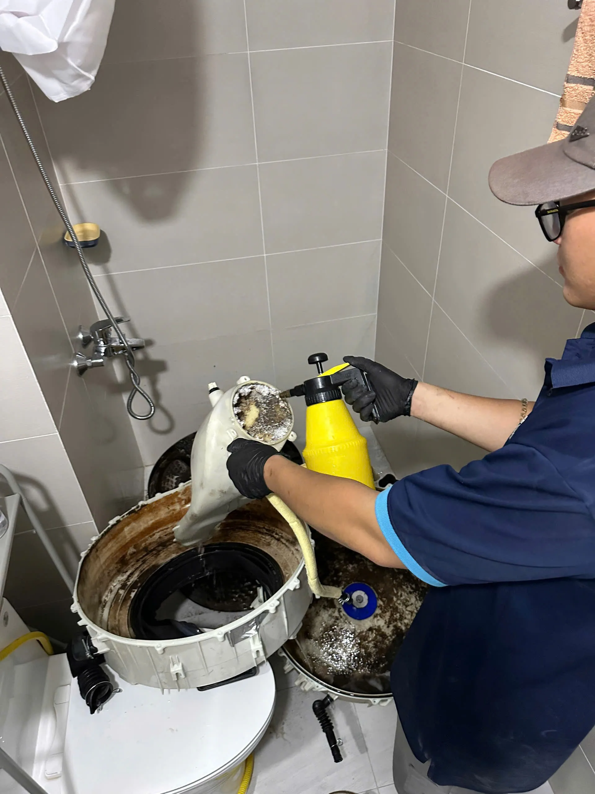 vệ sinh m&aacute;y giặt lồng ngang