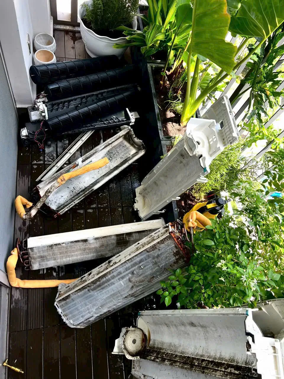 Vệ Sinh Máy Lạnh Chuyên Sâu