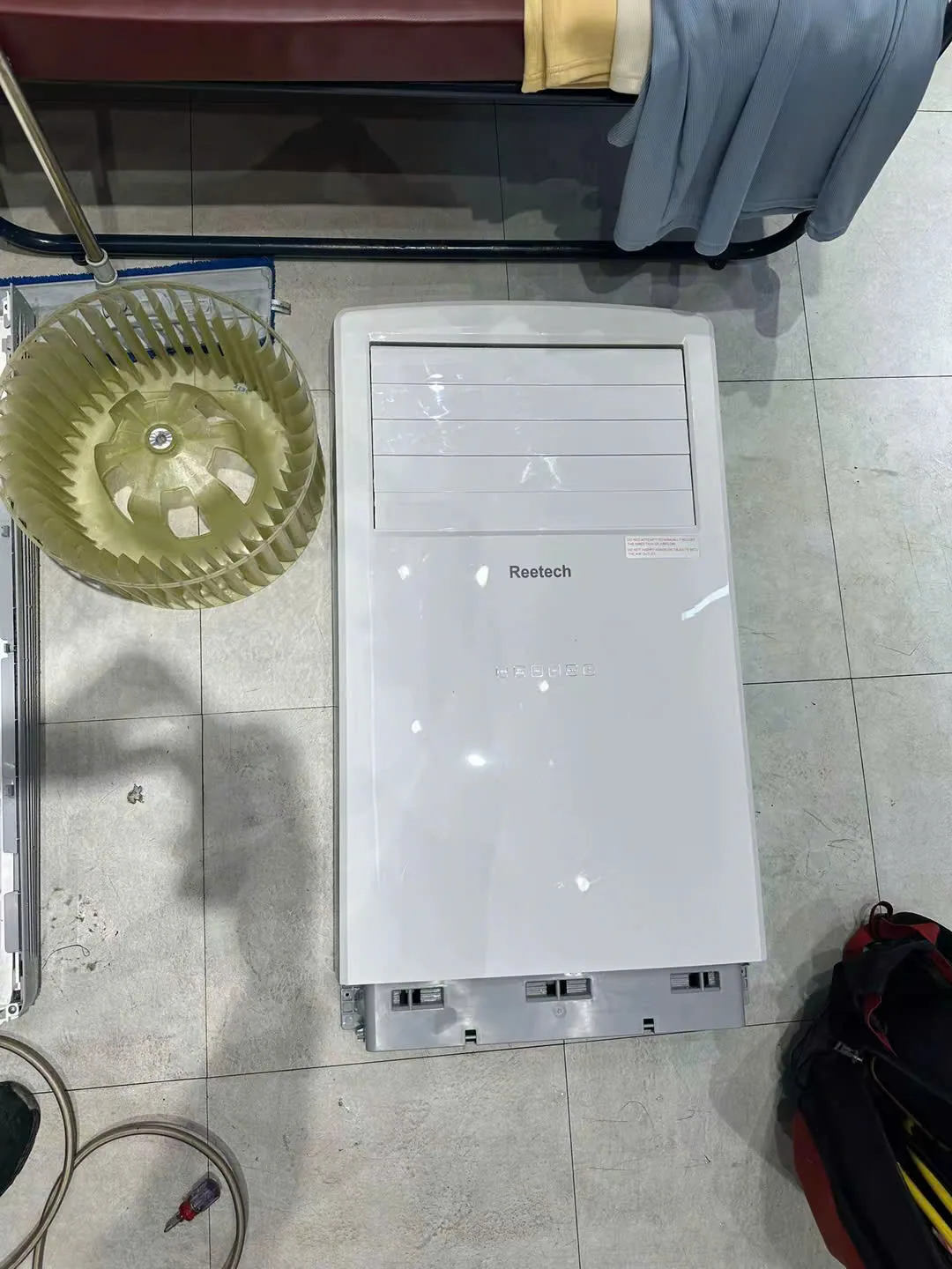 Vệ Sinh M&aacute;y Lạnh Tủ Đứng 