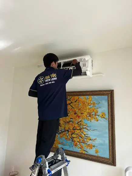 Vệ sinh máy lạnh treo tường Quận 11 tại nhà, báo giá chi tiết
