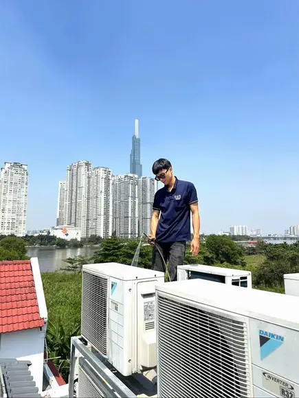 Vệ Sinh Máy Lạnh Công Nghiệp 